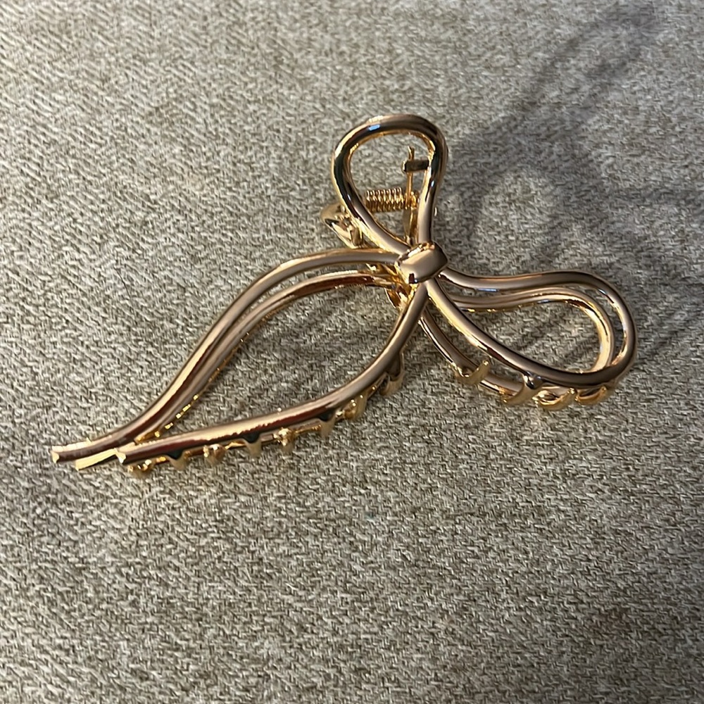 American Eagle Outfitters Gold Bow Hair Clip